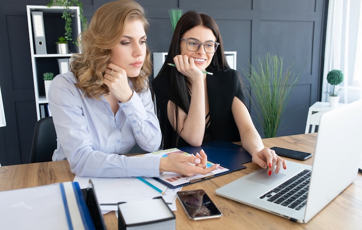 бухгалтер по работе с клиентами