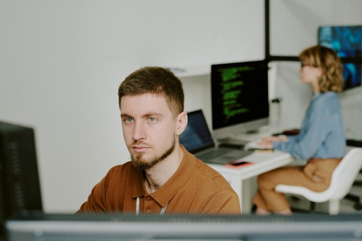 инженер технолог программист